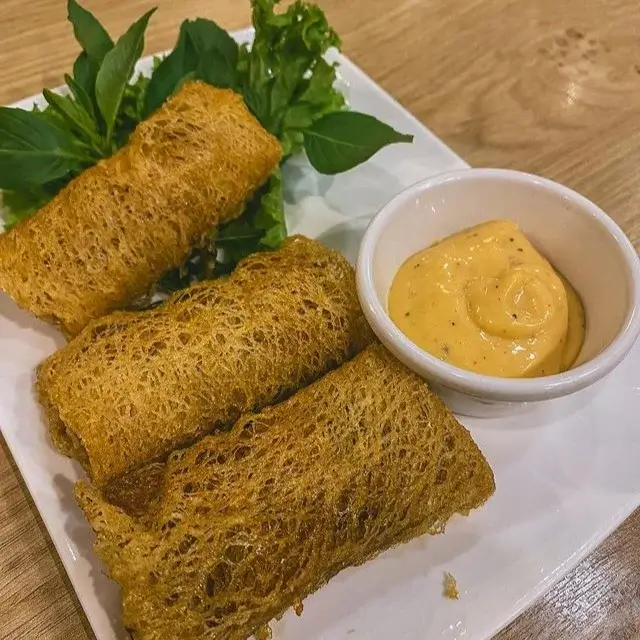 Banana prawn fried rolls