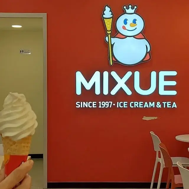 In Outlet Mixue Ice cream and tea