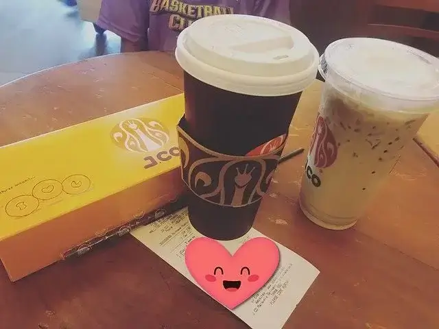 J.CO chocolate and tea